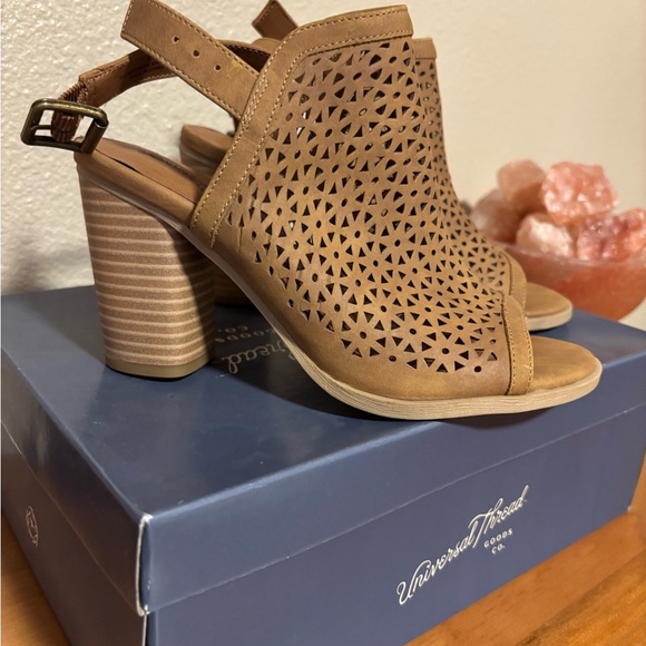 Universal Thread Chestnut Cutout Mules - Picture 3 of 4